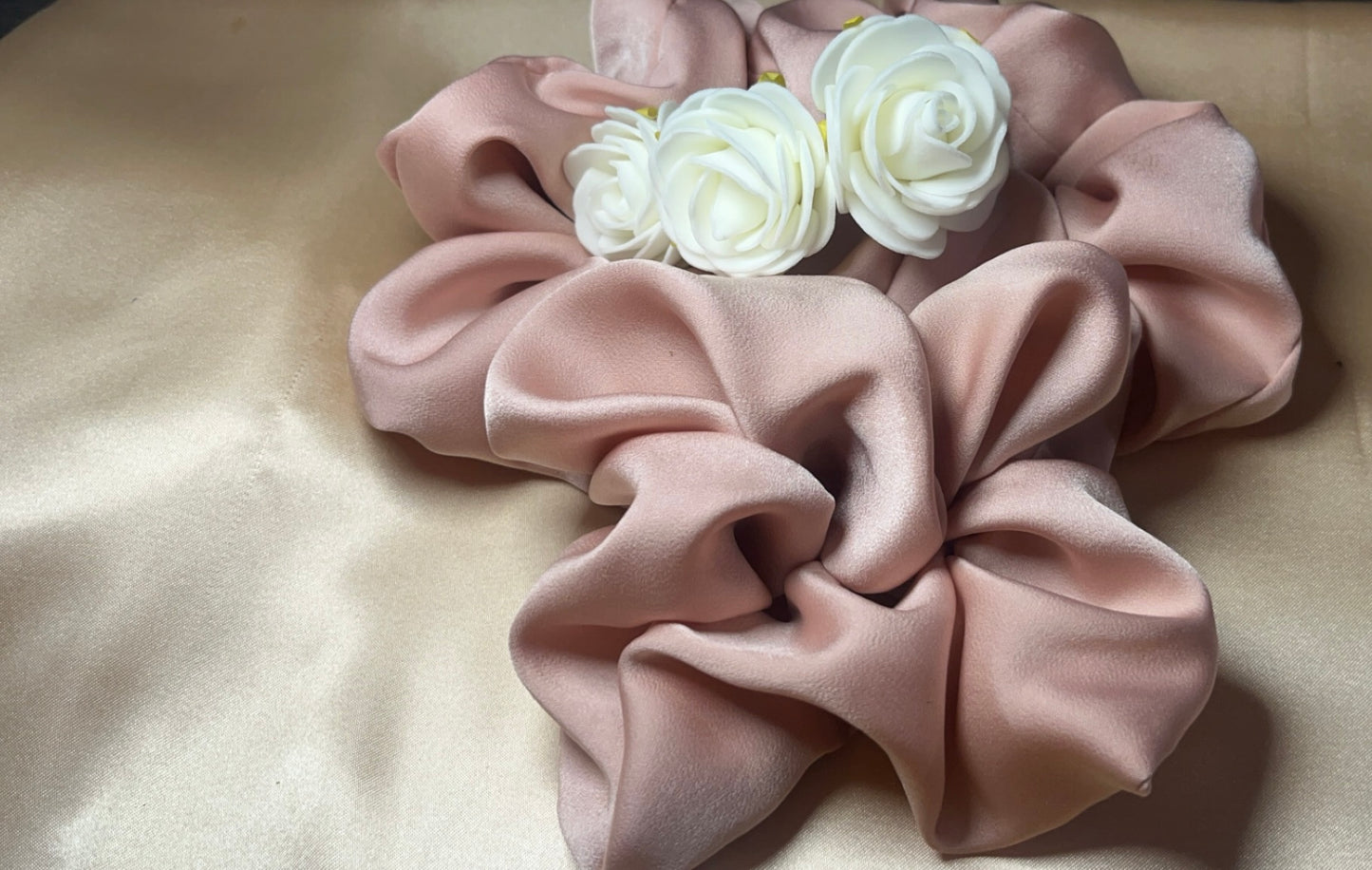 CHOUCHOU SATIN ROSE