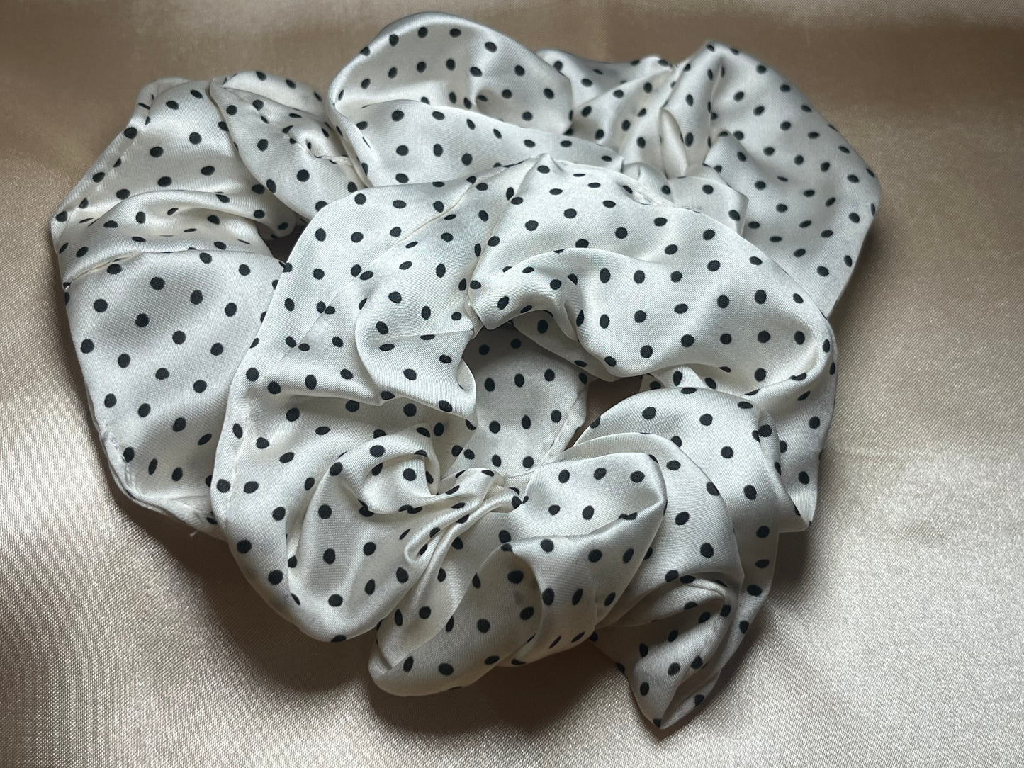 CHOUCHOU SATIN PETIT POIS